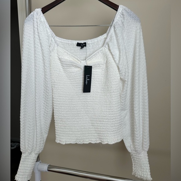 Women’s Top - Picture 2 of 5